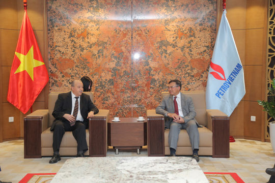 Petrovietnam mong muốn mở rộng cơ hội đầu tư vào các dự án tìm kiếm, thăm dò, khai thác dầu khí tại Algeria