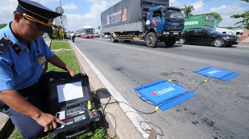 Phát hiện hơn 14.000 xe quá tải, xử phạt hơn 82 tỷ đồng Phát hiện hơn 14.000 xe quá tải, xử phạt hơn 82 tỷ đồng