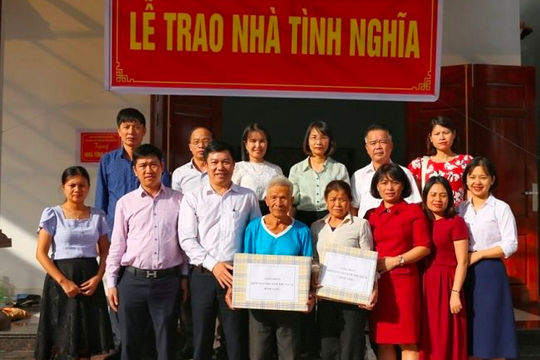 Công đoàn Kiểm toán nhà nước khu vực XI trao tặng nhà tình nghĩa cho gia đình chính sách