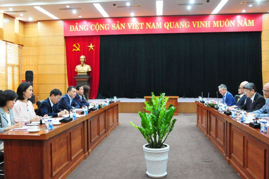 Trao đổi về chính sách phát triển năng lượng và hiện đại hoá các thủ tục hành chính