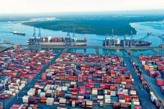 Sản lượng hàng hóa thông qua cảng biển đạt 608,3 triệu tấn