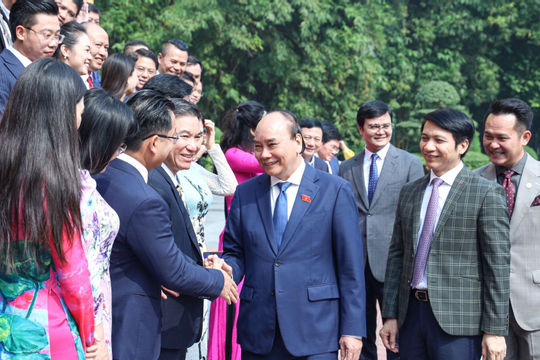 Chủ tịch nước gặp mặt Doanh nhân trẻ Việt Nam tiêu biểu nhân dịp Lễ trao Giải thưởng Sao đỏ 2022 Chủ tịch nước gặp mặt Doanh nhân trẻ Việt Nam tiêu biểu nhân dịp Lễ trao Giải thưởng Sao đỏ 2022