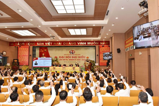 Thực hiện tốt công tác kiểm tra, giám sát và thi hành kỷ luật Đảng Thực hiện tốt công tác kiểm tra, giám sát và thi hành kỷ luật Đảng
