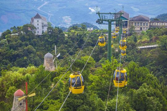 Việt Nam nhận nhiều giải thưởng du lịch quốc tế năm 2022