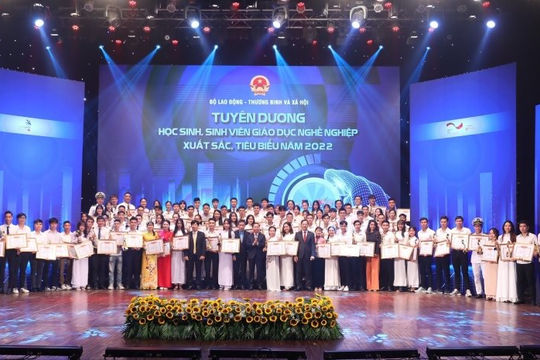 Tôn vinh nhà giáo giáo dục nghề nghiệp: Trọng thầy để đề cao giá trị nghề nghiệp