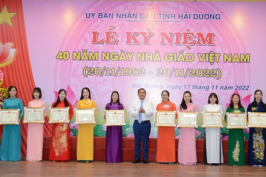 Tỉnh Hải Dương tổ chức trang trọng lễ kỷ niệm 40 năm Ngày nhà giáo Việt Nam Tỉnh Hải Dương tổ chức trang trọng lễ kỷ niệm 40 năm Ngày nhà giáo Việt Nam