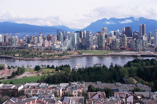 Canada:
Chỉ ra một số thiếu sót trong báo cáo tiến độ về chiến lược phát triển bền vững