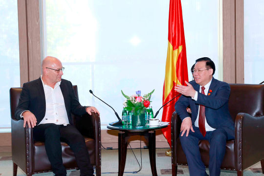 Chủ tịch Quốc hội tiếp Bộ trưởng Bộ Ngân khố Bang Victoria và các tập đoàn lớn của Australia