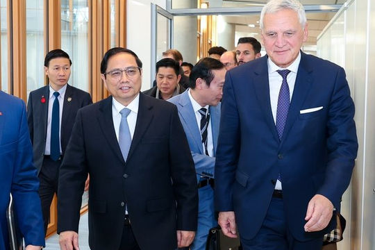 Ngân hàng Đầu tư châu Âu và Việt Nam sẽ phát triển mạnh mẽ và sâu sắc hơn nữa quan hệ hợp tác tài chính