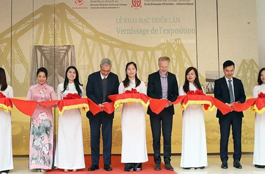 Triển lãm "Cầu Long Biên - Chứng nhân lịch sử"