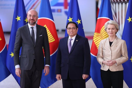 ASEAN và EU lấy hòa bình là mục đích, coi đối thoại, hợp tác là công cụ, đề cao thượng tôn pháp luật ASEAN và EU lấy hòa bình là mục đích, coi đối thoại, hợp tác là công cụ, đề cao thượng tôn pháp luật