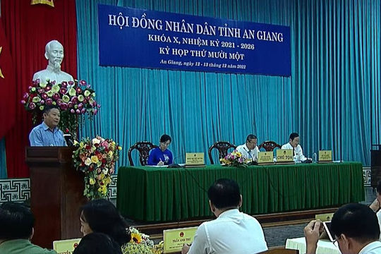 Cử tri An Giang chất vấn nhiều vấn đề “nóng” về bảo hiểm xã hội, bảo hiểm y tế