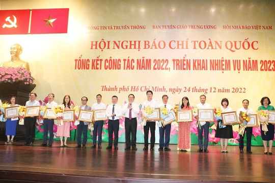 Tiếp tục xây dựng nền báo chí, truyền thông chuyên nghiệp, nhân văn và hiện đại