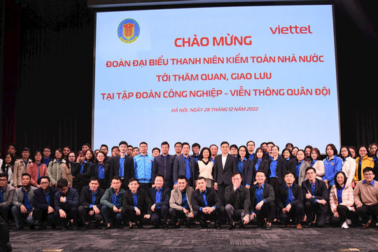 Đoàn Thanh niên Kiểm toán nhà nước tham quan không gian sáng tạo số của Viettel