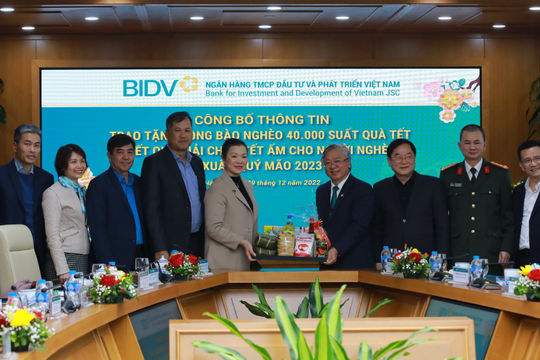 BIDV dành 20 tỷ đồng tặng quà Tết cho người nghèo Xuân Quý Mão