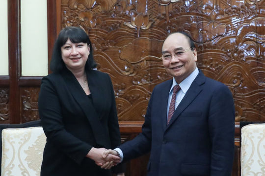 Chủ tịch nước Nguyễn Xuân Phúc tiếp Đại sứ Romania Cristina Romila Chủ tịch nước Nguyễn Xuân Phúc tiếp Đại sứ Romania Cristina Romila