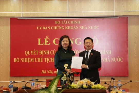 Trao quyết định bổ nhiệm Chủ tịch Ủy ban Chứng khoán Nhà nước