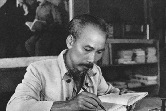 “Dân ta phải biết sử ta”