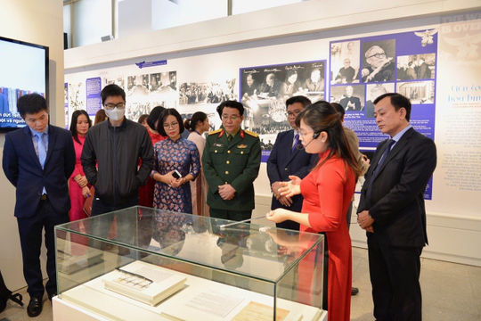 Triển lãm “Hiệp định Paris - Cánh cửa hòa bình”