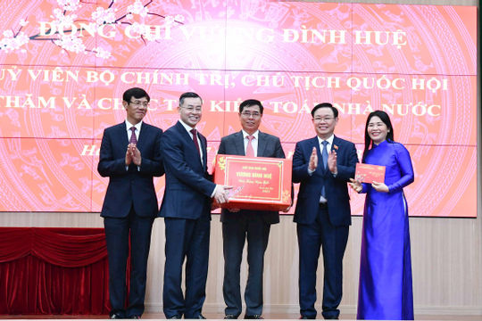 Chủ tịch Quốc hội Vương Đình Huệ thăm, chúc tết Kiểm toán nhà nước