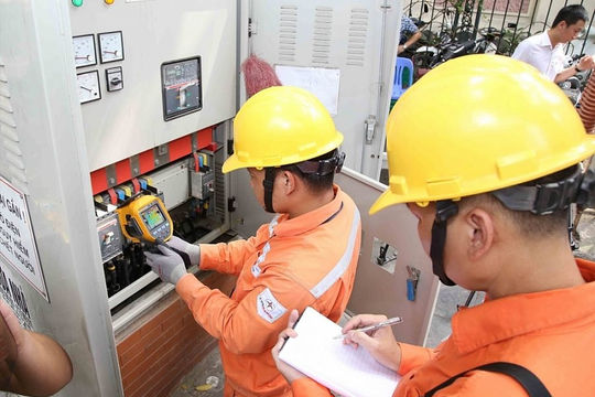 Mức giá bán lẻ điện bình quân tối đa là hơn 2.400 đồng/kWh