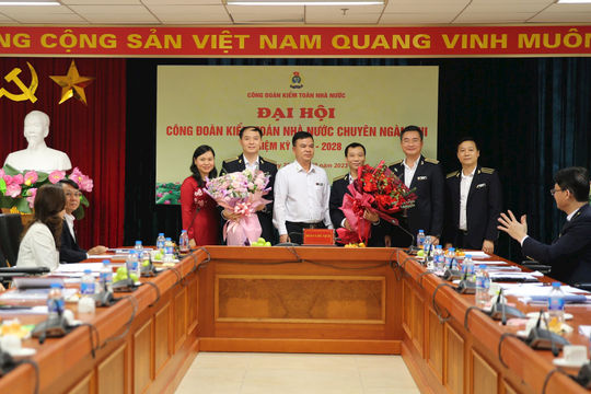 Khơi dậy, phát huy tinh thần thi đua để hoàn thành tốt nhiệm vụ  được giao