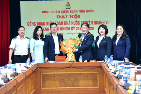 Bảo vệ quyền lợi đoàn viên công đoàn gắn với thực hiện tốt nhiệm vụ chính trị của đơn vị