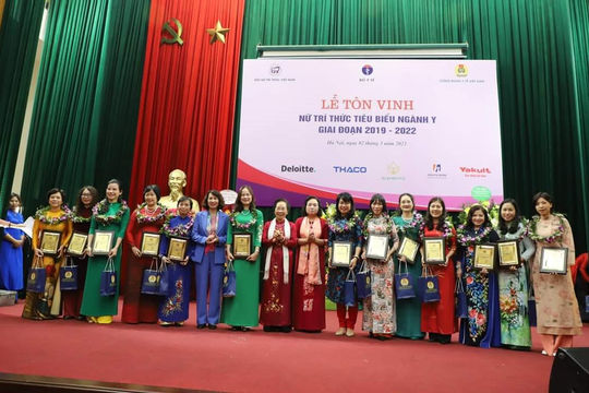 Tôn vinh 51 nữ trí thức tiêu biểu ngành y giai đoạn 2019 - 2022