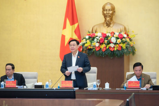 Nhận diện rõ hành vi và cơ chế kiểm soát quyền lực, phòng chống tiêu cực, lợi ích nhóm, cục bộ trong xây dựng pháp luật Nhận diện rõ hành vi và cơ chế kiểm soát quyền lực, phòng chống tiêu cực, lợi ích nhóm, cục bộ trong xây dựng pháp luật