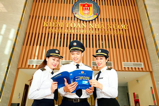 Tuyển dụng công chức theo chính sách thu hút sinh viên tốt nghiệp xuất sắc, cán bộ khoa học trẻ