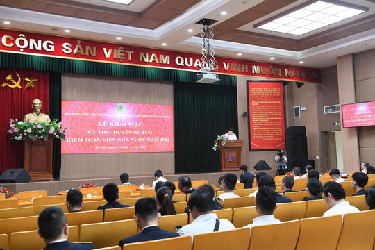 76 công chức dự thi chuyển ngạch Kiểm toán viên nhà nước năm 2022 76 công chức dự thi chuyển ngạch Kiểm toán viên nhà nước năm 2022