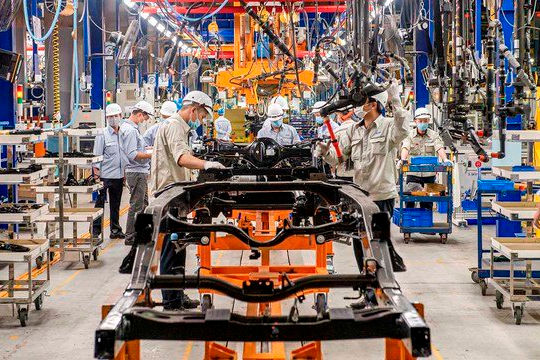 Một số ngành công nghiệp chủ lực suy giảm sản xuất