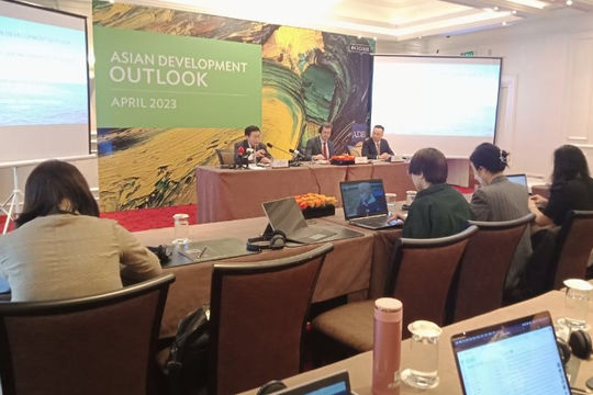 Ba đột phá giúp kinh tế Việt Nam đạt 6,5% năm 2023