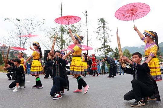 Lào Cai đón gần 2 triệu lượt khách du lịch trong quý I năm 2023 Lào Cai đón gần 2 triệu lượt khách du lịch trong quý I năm 2023