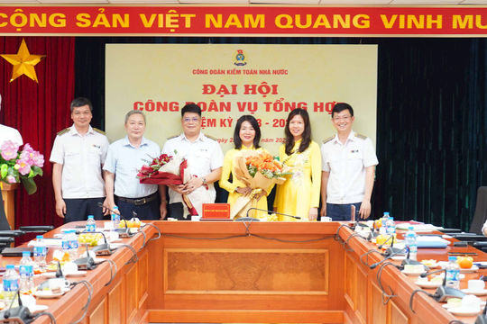 Thông qua hoạt động công đoàn để thúc đẩy hoàn thành mọi nhiệm vụ của đơn vị Thông qua hoạt động công đoàn để thúc đẩy hoàn thành mọi nhiệm vụ của đơn vị