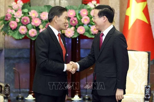 Chủ tịch nước tiếp Đoàn đại biểu Trung ương Mặt trận Lào xây dựng đất nước