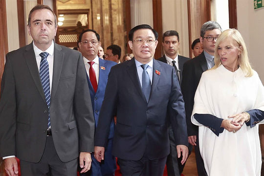 Thúc đẩy quan hệ hợp tác Việt Nam - Uruguay hướng tới hình mẫu trong quan hệ Nam - Nam Thúc đẩy quan hệ hợp tác Việt Nam - Uruguay hướng tới hình mẫu trong quan hệ Nam - Nam