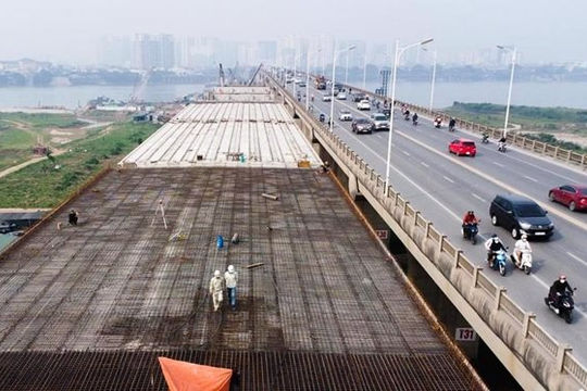 Vốn đầu tư thực hiện từ nguồn ngân sách nhà nước ước đạt 131,2 nghìn tỷ đồng Vốn đầu tư thực hiện từ nguồn ngân sách nhà nước ước đạt 131,2 nghìn tỷ đồng
