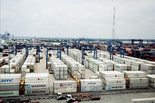 Tổng kim ngạch xuất, nhập khẩu hàng hóa tháng 4 giảm 7,7%