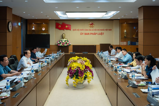 Thể chế hóa chủ trương về lấy phiếu, bỏ phiếu tín nhiệm