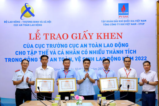 PV GAS được Cục An toàn Lao động khen thưởng PV GAS được Cục An toàn Lao động khen thưởng