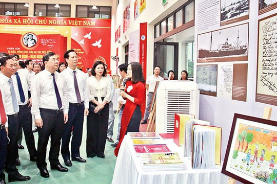Sôi nổi các hoạt động kỷ niệm 60 năm Bác Hồ về thăm Nam Định Sôi nổi các hoạt động kỷ niệm 60 năm Bác Hồ về thăm Nam Định