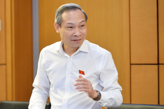 Giảm thuế, hạ lãi suất để hỗ trợ doanh nghiệp vượt khó