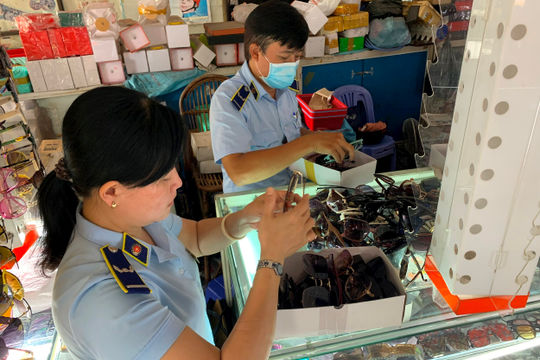 Quản lý thị trường TP. Hồ Chí Minh phát hiện gần 300 vụ vi phạm trong tháng 5