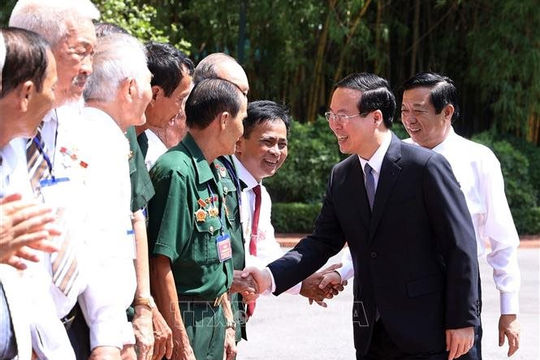 Chủ tịch nước gặp mặt đại biểu người có công tỉnh Vĩnh Long