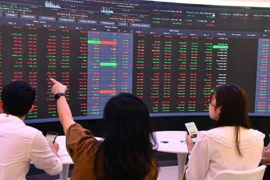 Giữa biến động, cổ phiếu của doanh nghiệp ngành nào tăng trưởng tốt? Giữa biến động, cổ phiếu của doanh nghiệp ngành nào tăng trưởng tốt?