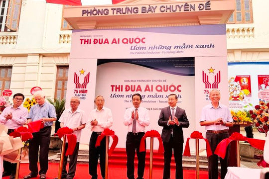 Trưng bày chuyên đề "Thi đua ái quốc - Ươm những mầm xanh" 