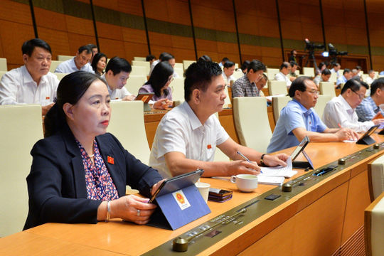 Giảm dư nợ cấp tín dụng: Lo đứt gãy đột ngột nguồn vốn cho doanh nghiệp Giảm dư nợ cấp tín dụng: Lo đứt gãy đột ngột nguồn vốn cho doanh nghiệp