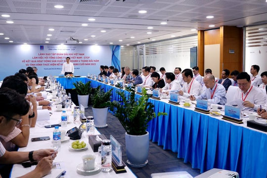 Lãnh đạo Tập đoàn Dầu khí làm việc với PV GAS