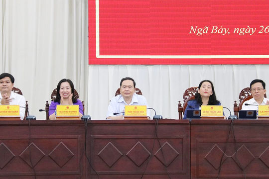 Đoàn đại biểu Quốc hội tỉnh Hậu Giang tiếp xúc cử tri sau Kỳ họp thứ 5